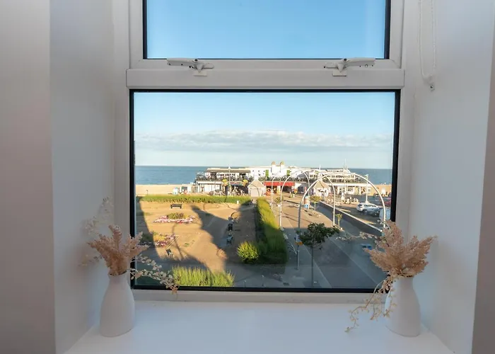 Sea Views Modern Two Bedroom Apartment