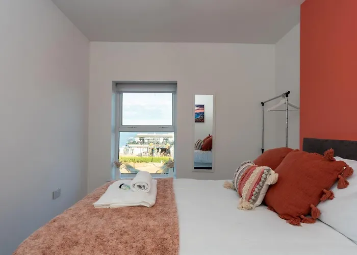 Sea Views Modern Two Bedroom Apartment
