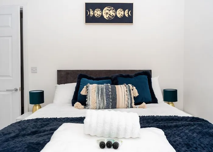 Sea Views Modern Two Bedroom Apartment