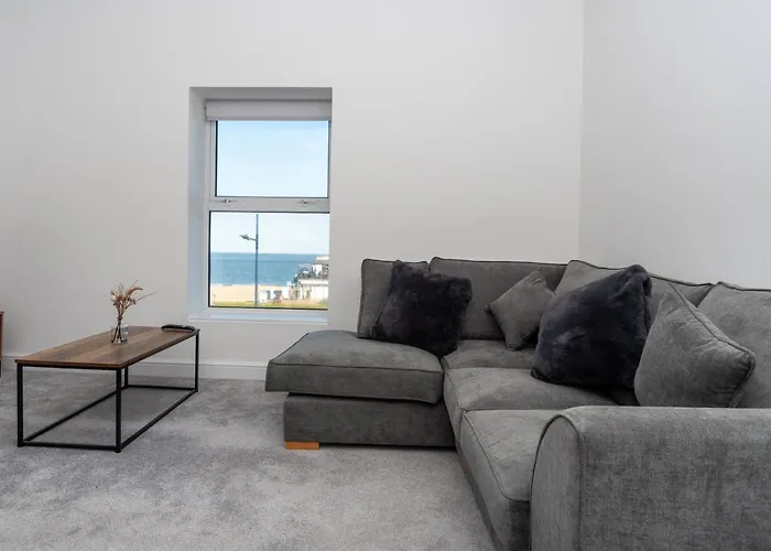 Sea Views Modern Two Bedroom Apartment