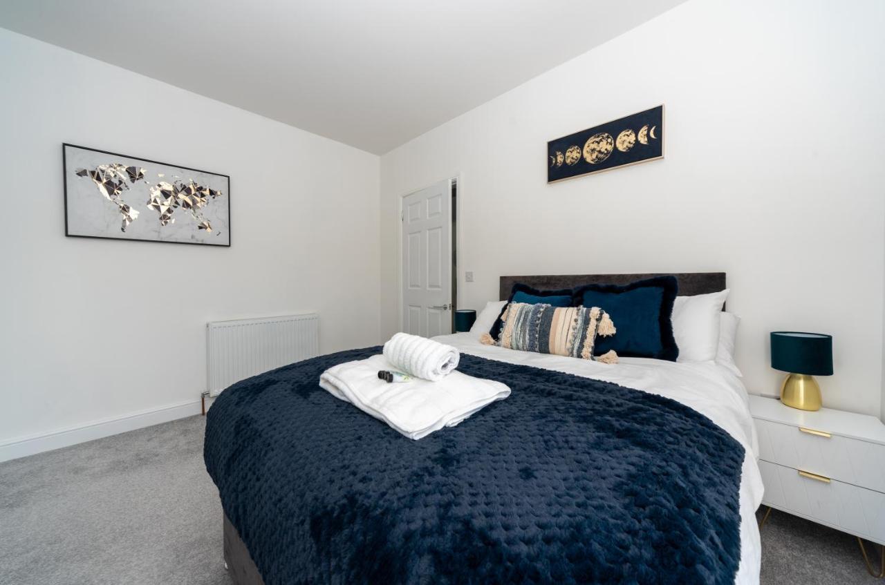 Apartment Sea Views Modern Two Bedroom *