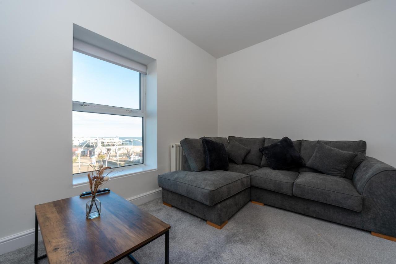 Sea Views Modern Two Bedroom Apartment