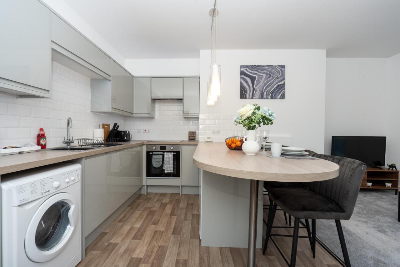 Sea Views Modern Two Bedroom Apartment Lowestoft