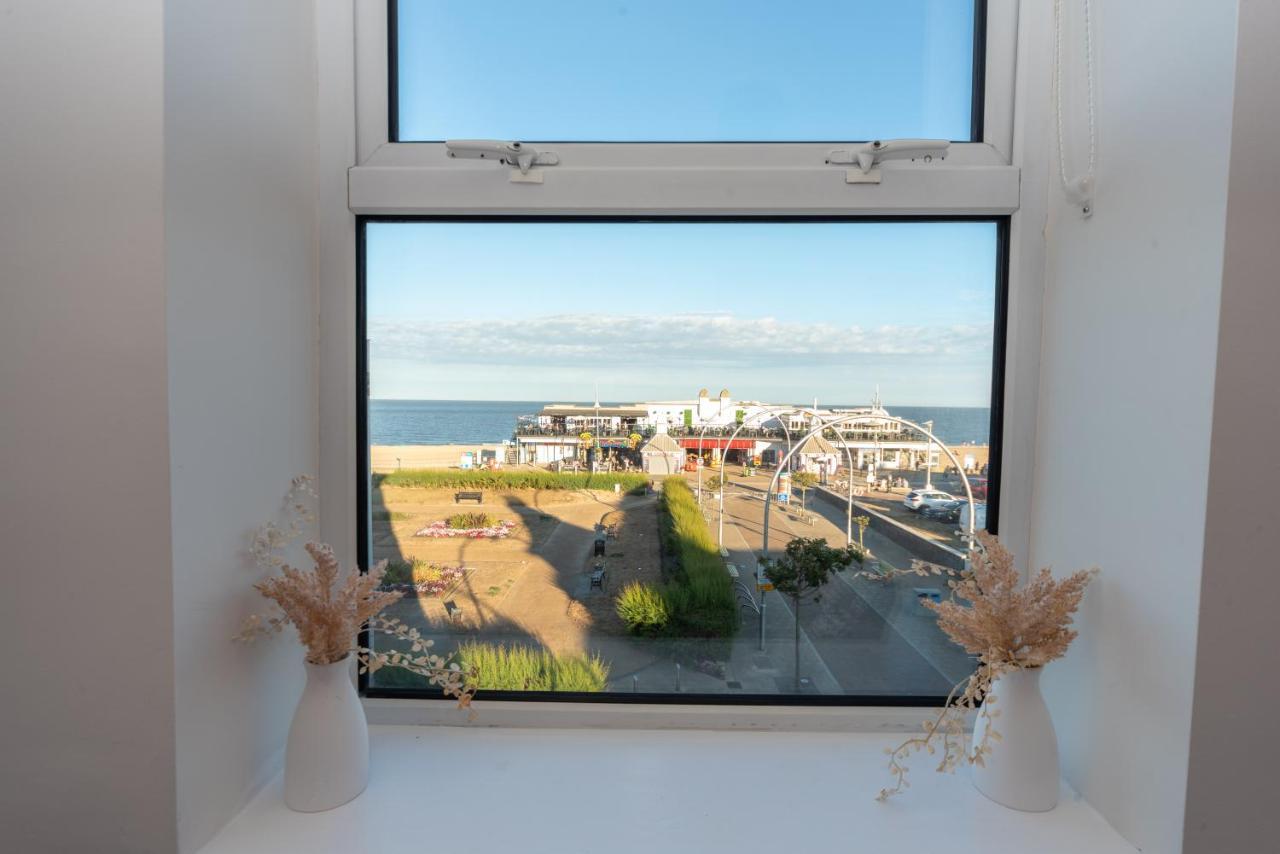 Sea Views Modern Two Bedroom * Lowestoft