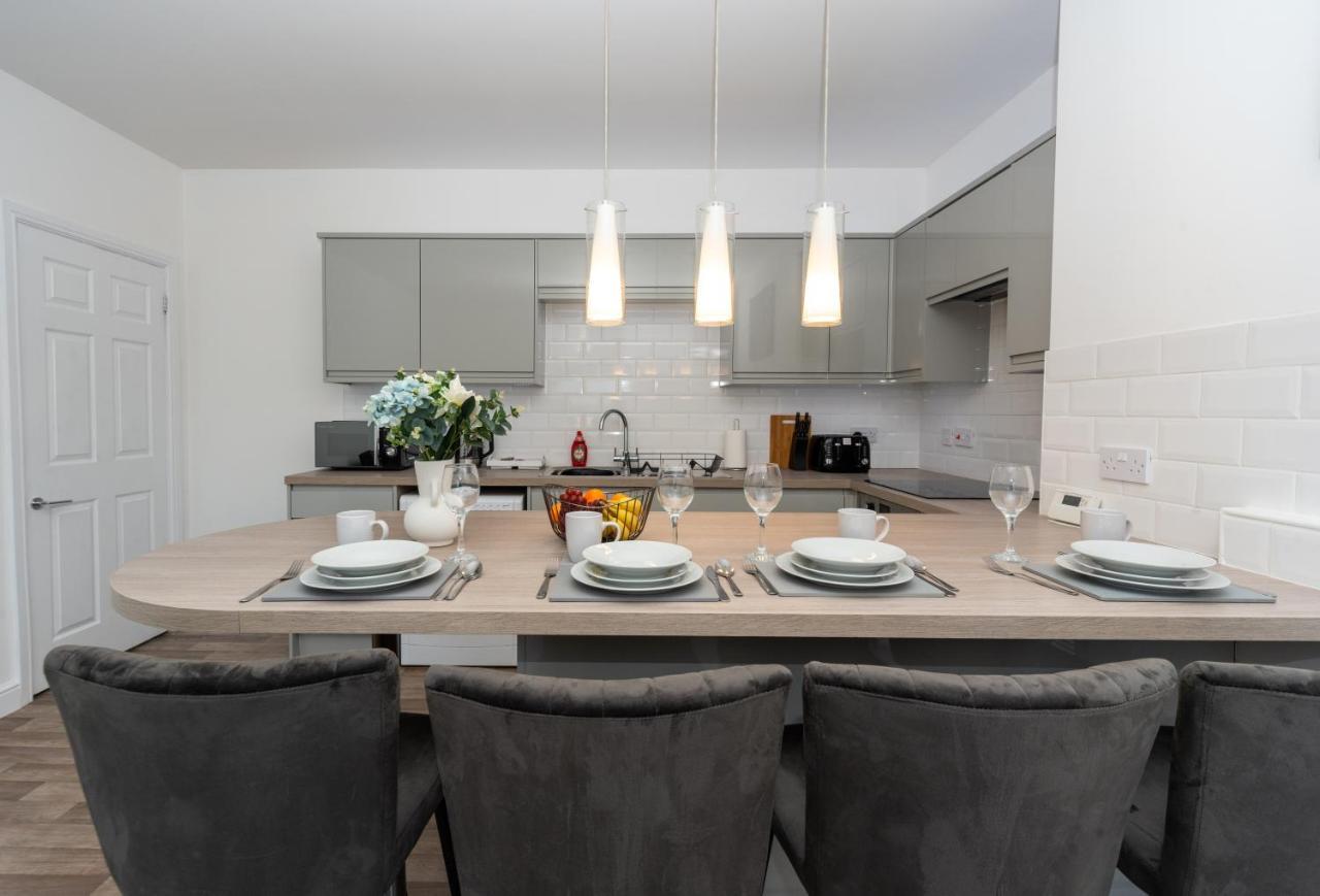 Apartment Sea Views Modern Two Bedroom *
