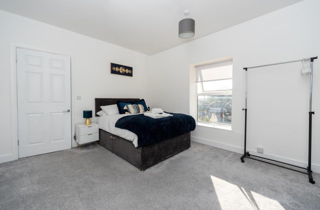 Sea Views Modern Two Bedroom Apartment Lowestoft